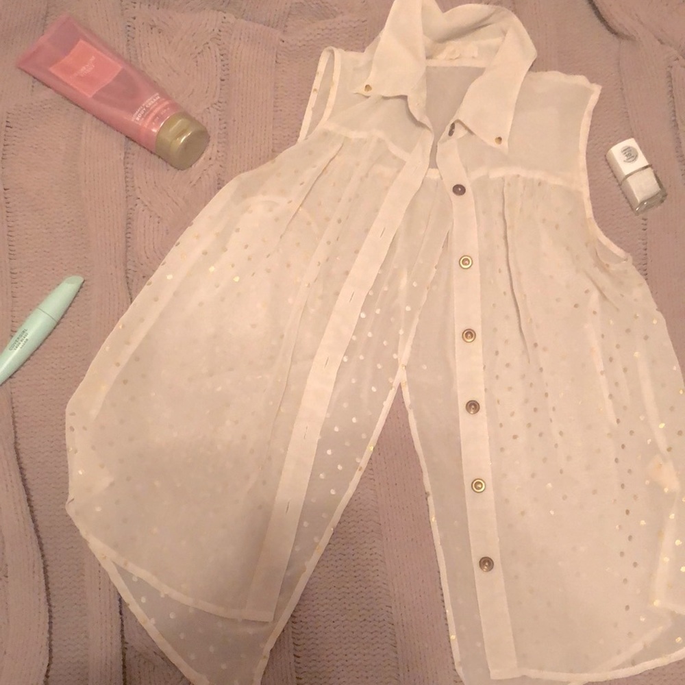 Pearl size small color white with gold dots